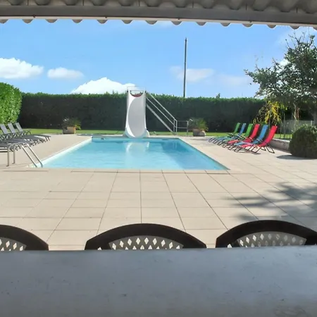 Villa Spacieuse Et Elegante A Avec Piscine Privee Meynes