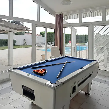Spacieuse Et Elegante A Avec Piscine Privee Villa Meynes