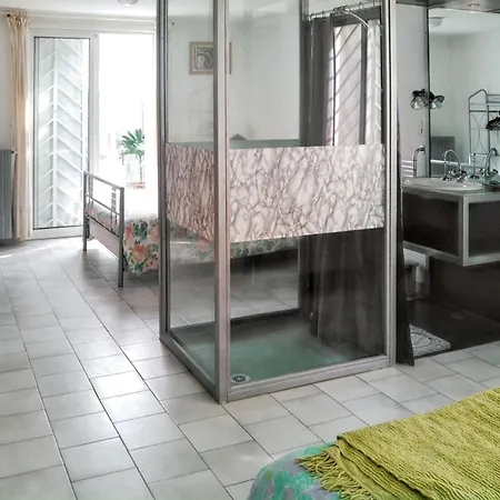 Villa Spacieuse Et Elegante A Avec Piscine Privee Meynes