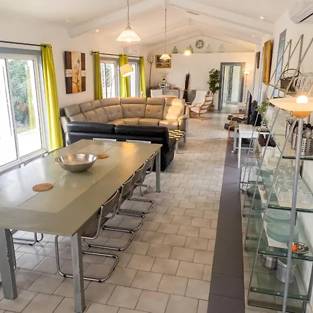 Spacieuse Et Elegante A Avec Piscine Privee Villa