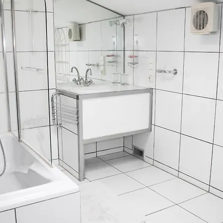 Spacieuse Et Elegante A Avec Piscine Privee *
