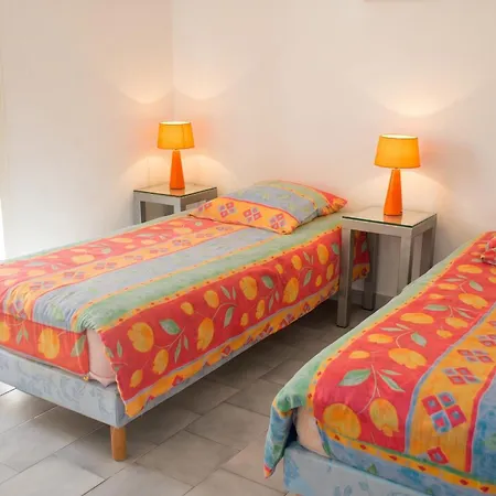 Spacieuse Et Elegante A Avec Piscine Privee